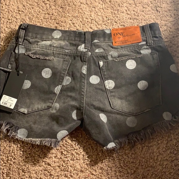 Shorts - Picture 2 of 3